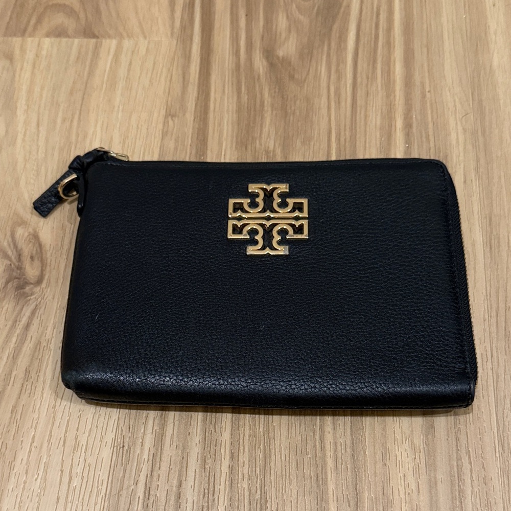 Tory Burch Women's Britten Large Zip Pouch Wallet Wristlet (Black)